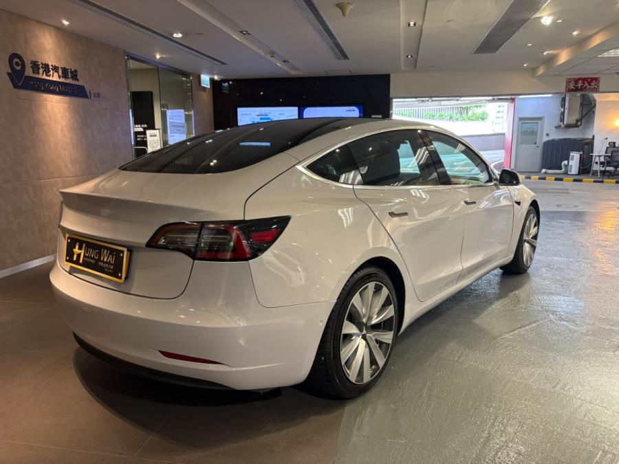 Model 3 Standard Range Plus - Image 2